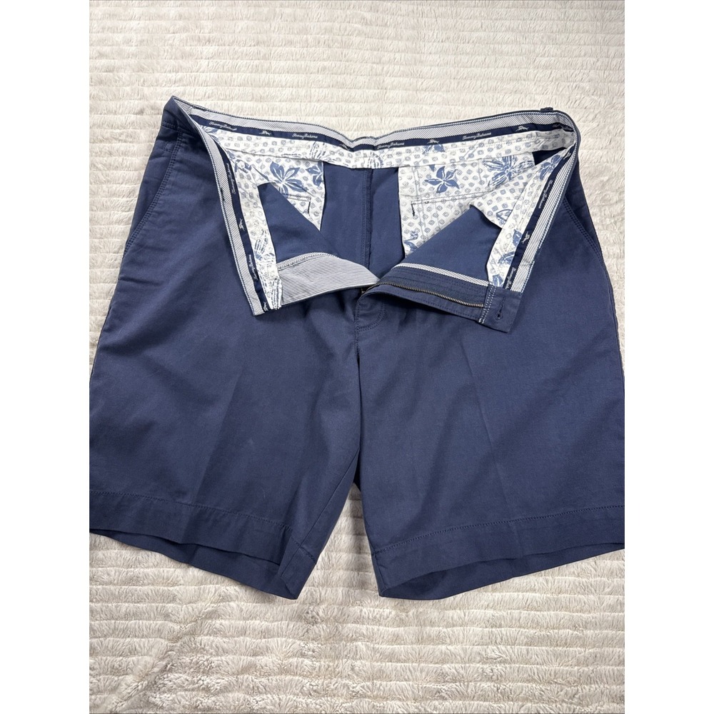 Tommy Bahama Men's Shorts 38 x 9" Blue Ashore Thing Mens Chino Shorts Excellent